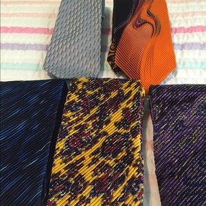 Bundle of 4 Mens pleated ties plus bonus tie!